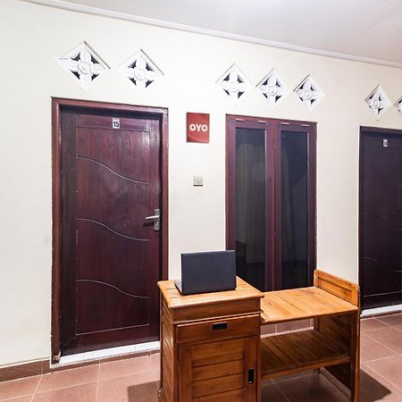Oyo Life 93504 Kost Krisna Hotell Temukus Exteriör bild