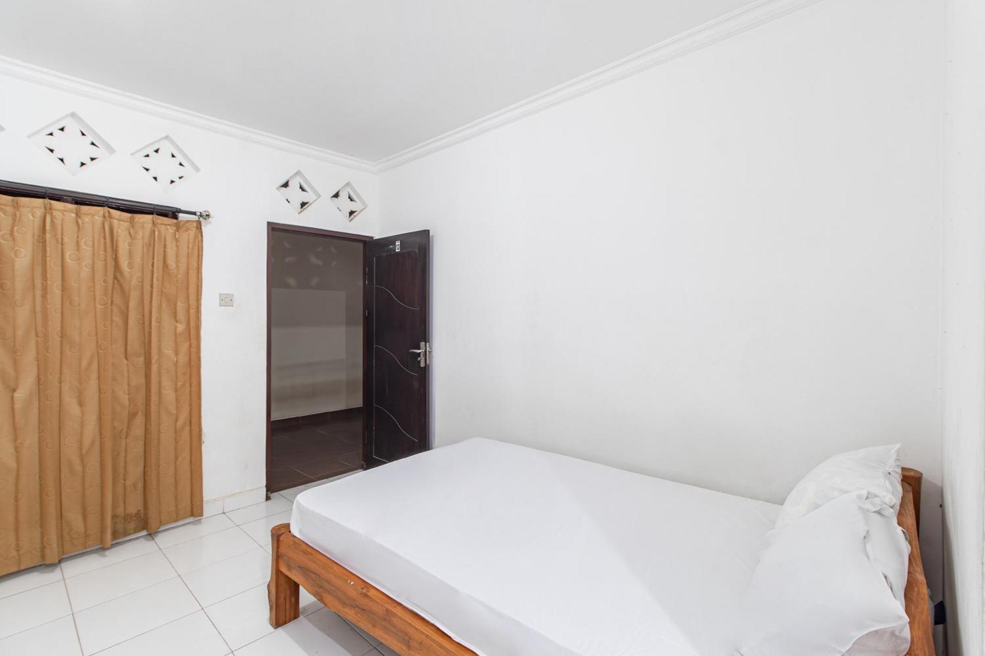 Oyo Life 93504 Kost Krisna Hotell Temukus Exteriör bild