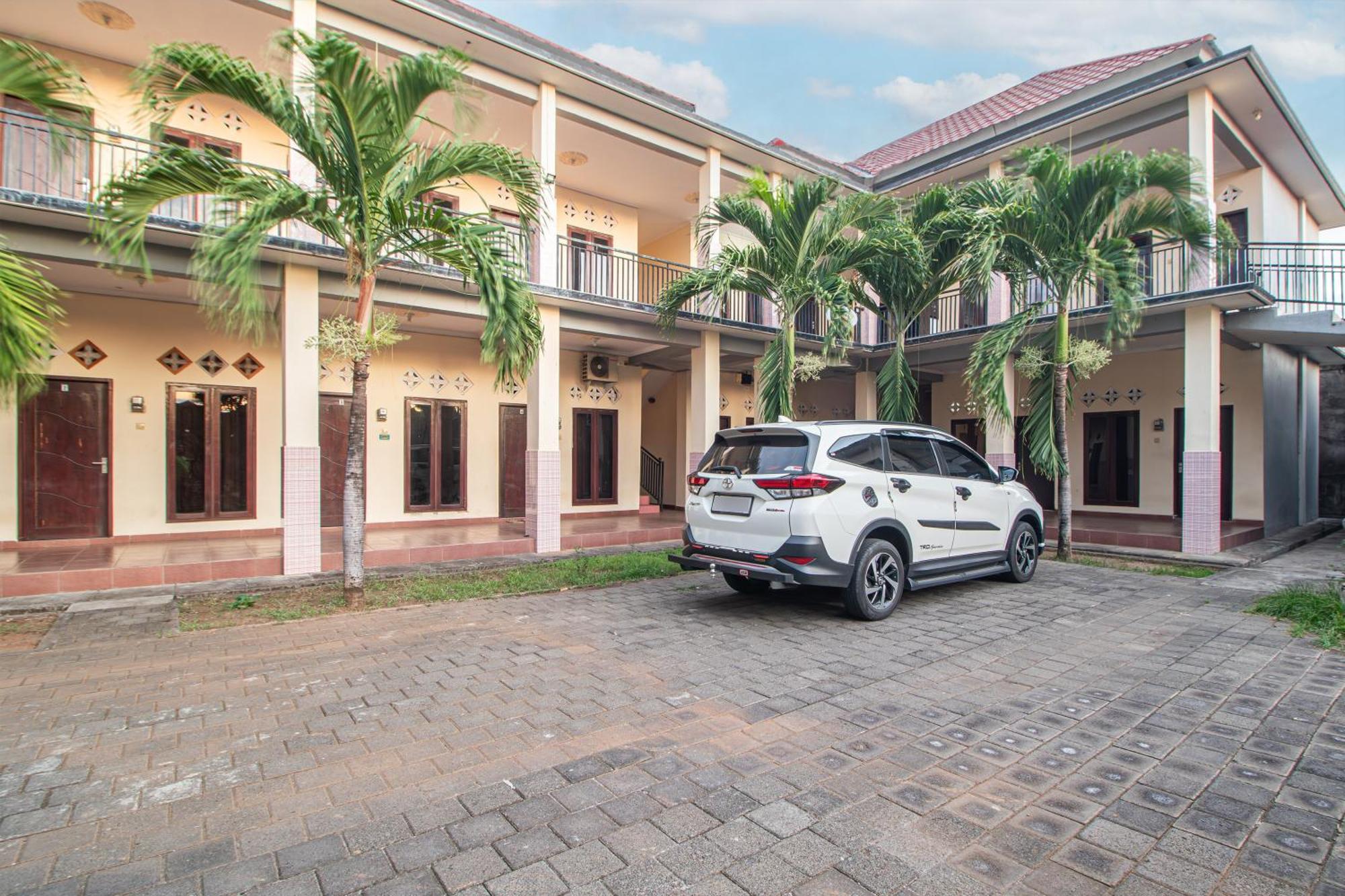 Oyo Life 93504 Kost Krisna Hotell Temukus Exteriör bild