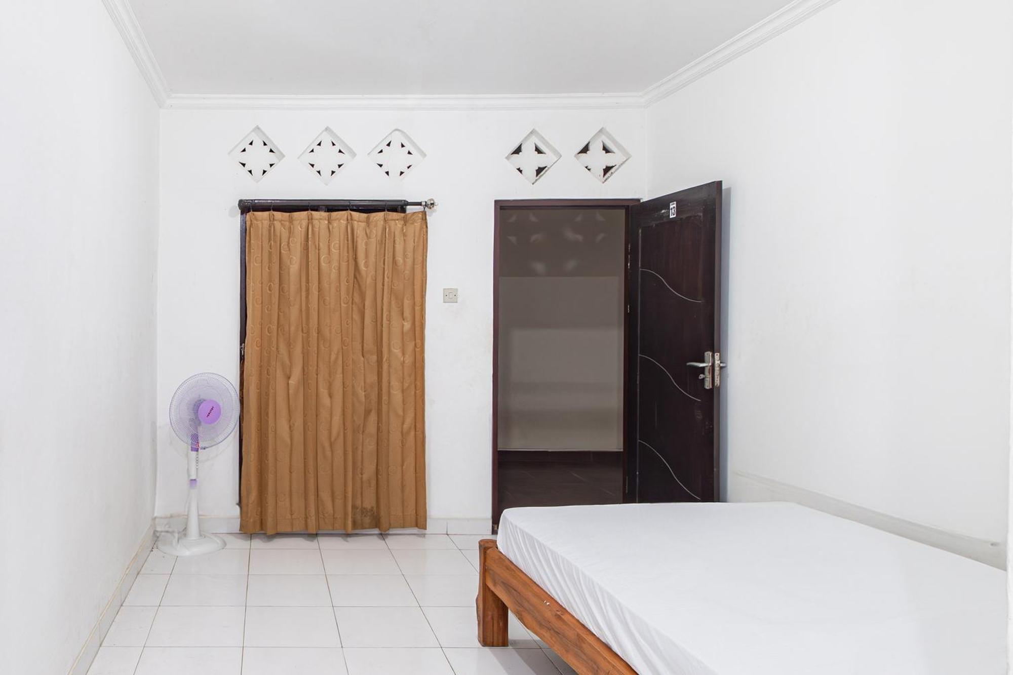 Oyo Life 93504 Kost Krisna Hotell Temukus Exteriör bild