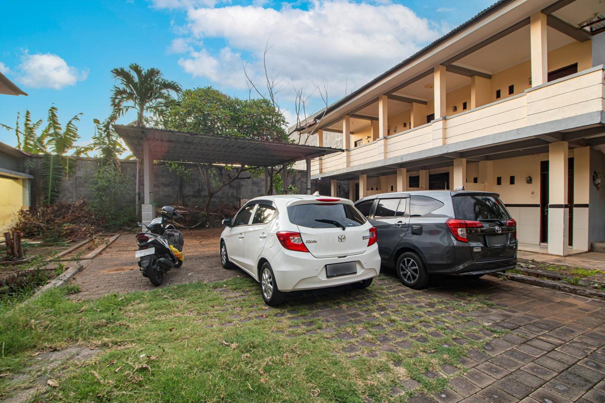 Oyo Life 93504 Kost Krisna Hotell Temukus Exteriör bild
