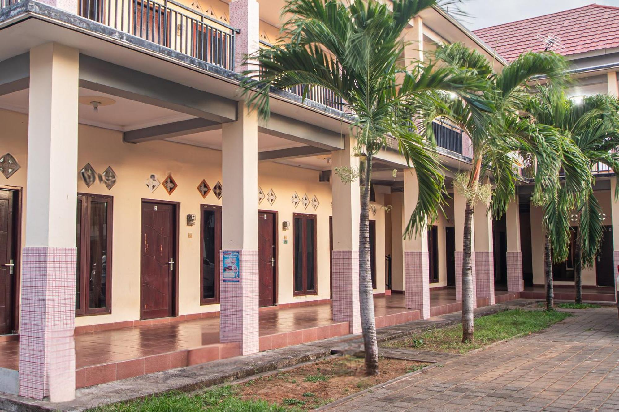 Oyo Life 93504 Kost Krisna Hotell Temukus Exteriör bild