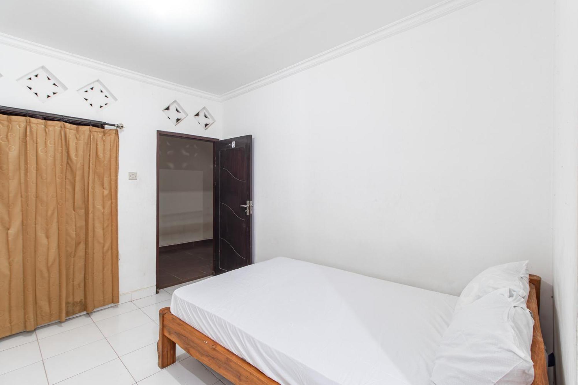 Oyo Life 93504 Kost Krisna Hotell Temukus Exteriör bild